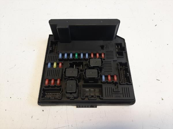 Nissan Qashqai biztos�t�kt�bla utast�r (284B7JD01B) foto