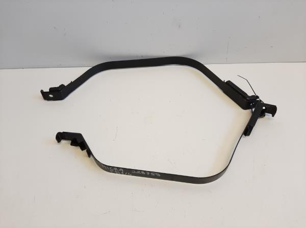 Nissan Micra �zemanyagtank tart� p�nt  foto