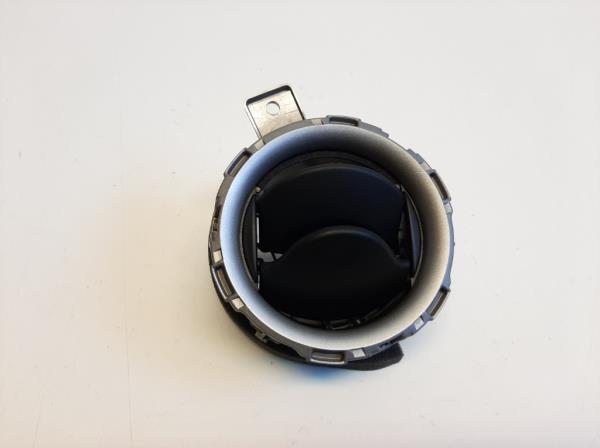 Nissan Navara jobb els� k�ls� m�szerfal szell�z� (687503VV2A) foto