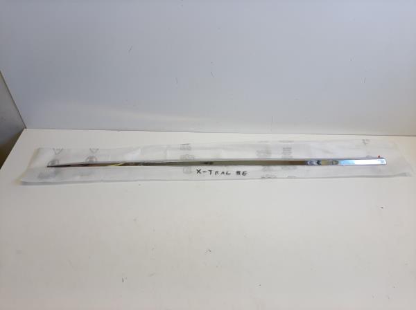 Nissan X-trail bal els� ajt� d�szl�c (KE7604C500) foto