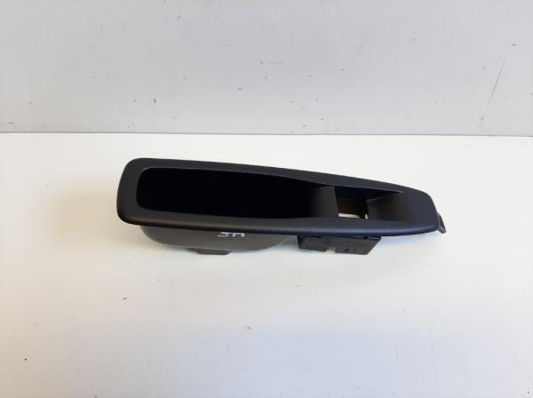 Renault Zoe jobb h�ts� ablakemel�kapcsol�keret (829614619R) foto