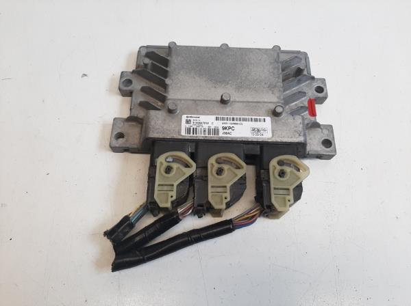 Ford Fiesta motorvez�rl� (AV2112A650CC) foto