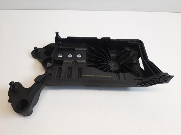 Audi A3 akkuml�tor tart� (5WA915331) foto