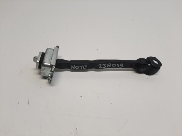 Nissan Note h�ts� ajt� hat�rol�  foto