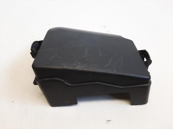 Kia Ceed biztos�t�kt�bla fed�l (91950A2710) foto