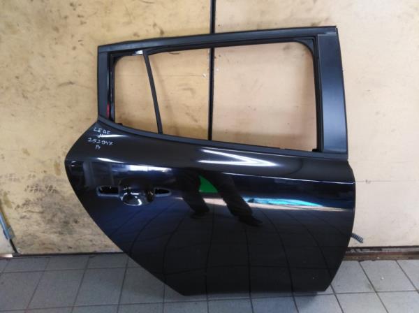 Nissan Leaf jobb h�ts� ajt�  foto