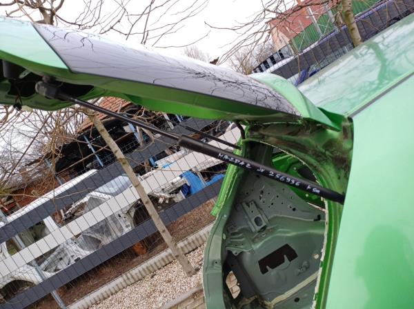 Mazda 2 jobb h�ts� csomagt�rajt� teleszk�p (D65162620) foto