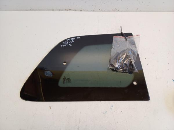 Nissan Navara jobb h�ts� oldalfal �veg  foto