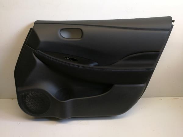 Nissan Leaf jobb els� ajt�k�rpit  foto