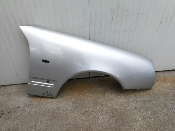 Mercedes 210 jobb els� s�rv�d�  foto