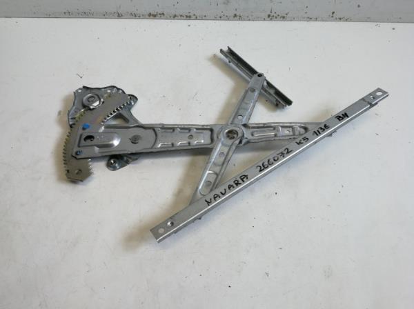 Nissan Navara bal h�ts� Ablakemel� szerkezet elektromos  foto