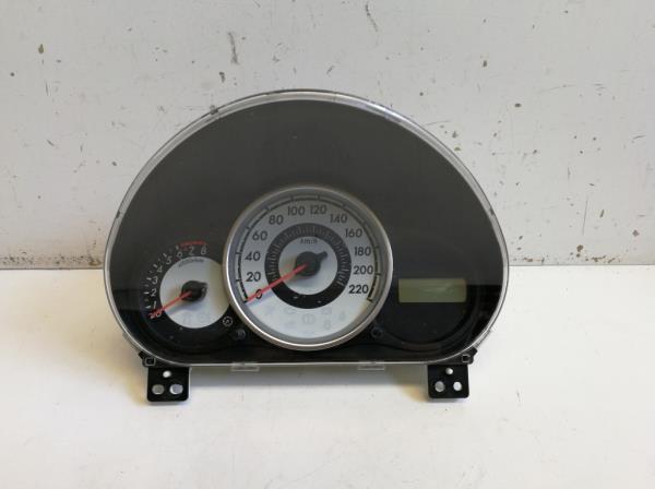 Mazda 2 kilom�ter �ra (D01J55430) foto