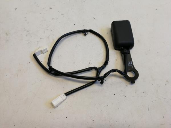 Nissan Leaf jobb els� biztons�gi �v csat  foto