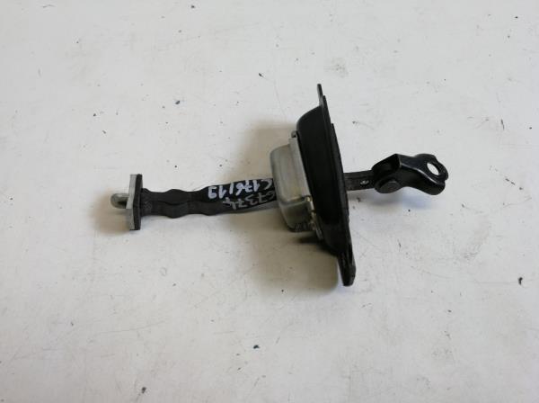 Nissan Leaf bal h�ts� ajt� hat�rol�  foto