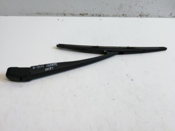 Nissan Leaf h�ts� ablakt�rl� kar  foto