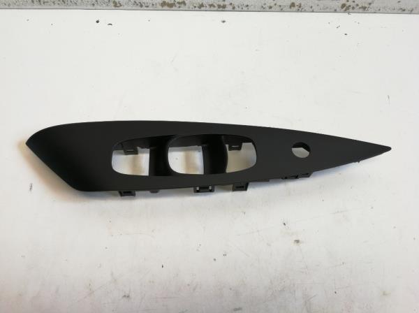 Nissan Leaf bal els� ablakemel�kapcsol�keret (809613NL2A) foto