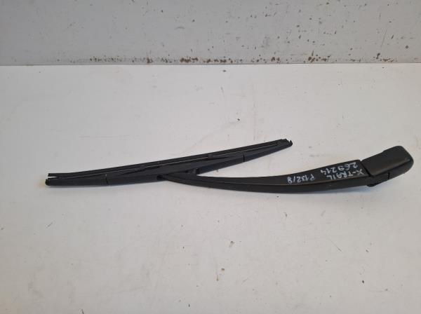 Nissan X-trail h�ts� ablakt�rl� kar  foto