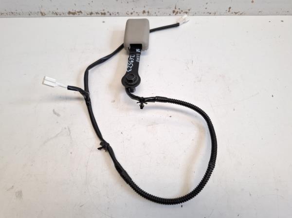 Nissan Leaf bal els� biztons�gi �v csat  foto