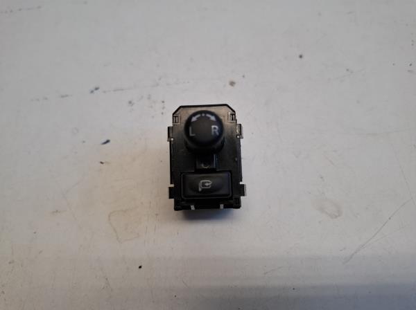 Nissan Leaf visszapillant� t�k�r kapcsol�  foto