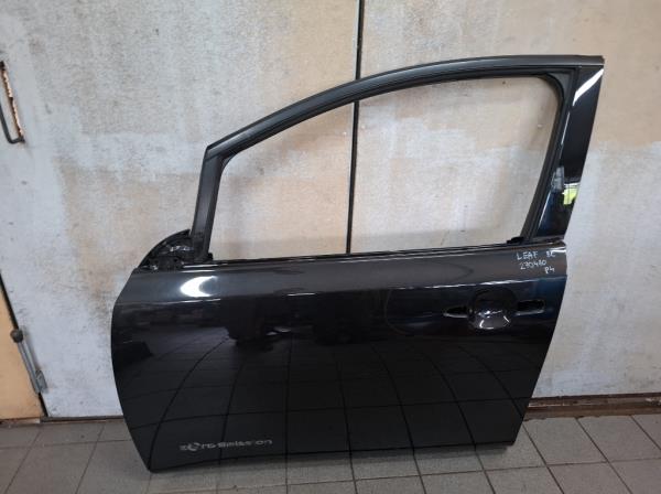 Nissan Leaf bal els� ajt�  foto