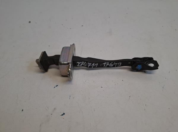 Nissan Leaf els� ajt� hat�rol�  foto