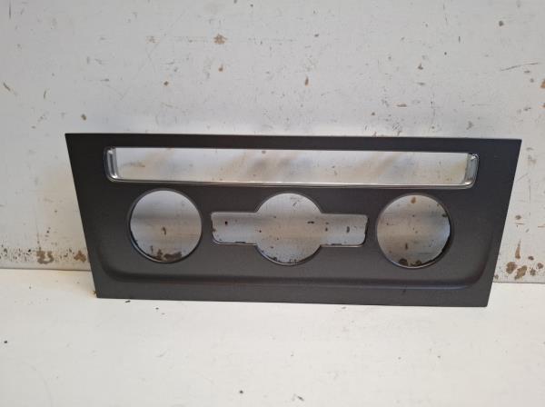 VW Golf VII f�t�skapcsol�keret (5G1863100C) foto