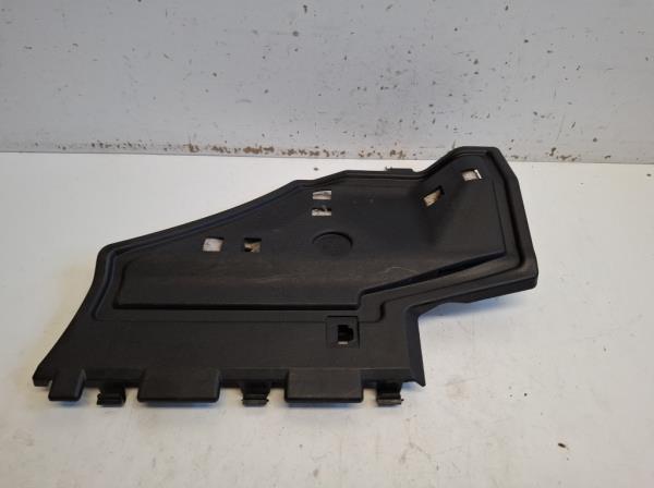 Toyota prius jobb els� m�szerfal als� bor�t�s (5560747040) foto