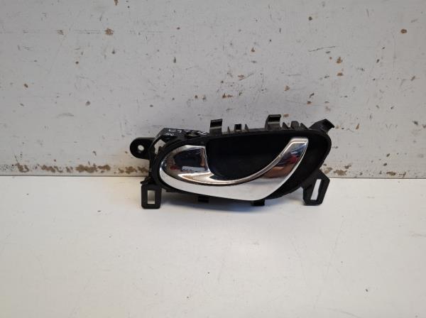 Nissan Navara bal els� bels� kilincs (806714EA1A) foto