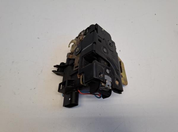 Audi A6 jobb els� ajt�z�r (4B1837016B) foto