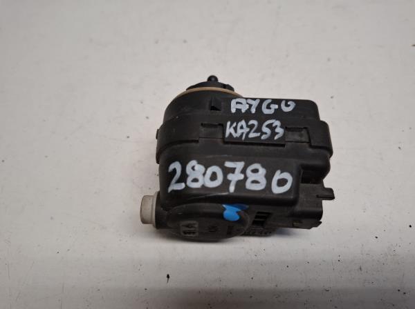 Toyota Aygo fnyszr llt motor  foto